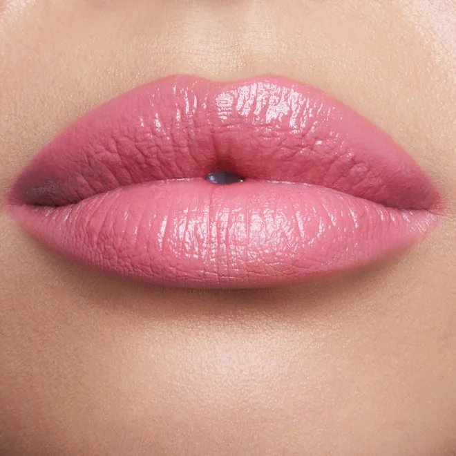 БЕСТСЕЛЕР Зволожувальна пастельна помада з сатиновим фінішем Charlotte Tilbury K.I.S.S.I.N.G RED CARPET PINK A Sumptuous Pastel Pink Lipstick in My Moisturising Formula with a Soft Satin Shine Finish, Encased in a Pink Tube!